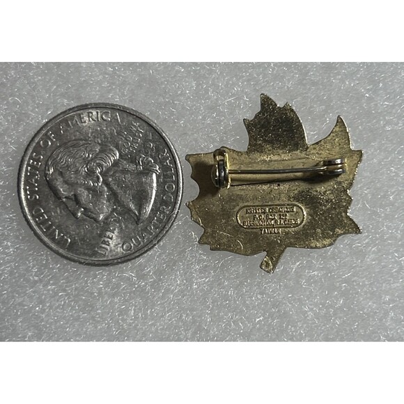 SUGARBUSH North Skiing Enamel Ski Pin VERMONT Resort Travel -Souvenir - Picture 2 of 2